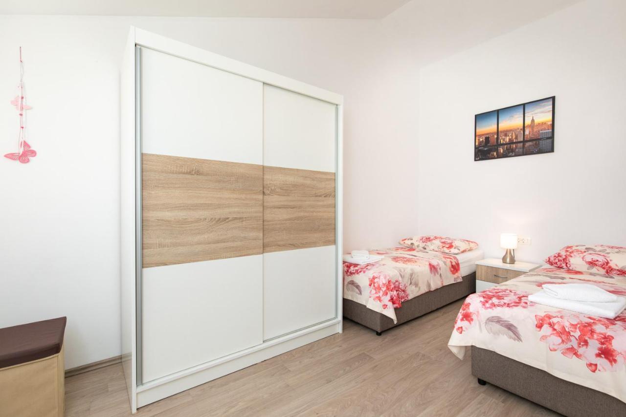 Apartments Otia Seaview Porat  Esterno foto